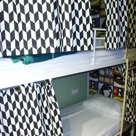 Lemon Vigneux Hotel